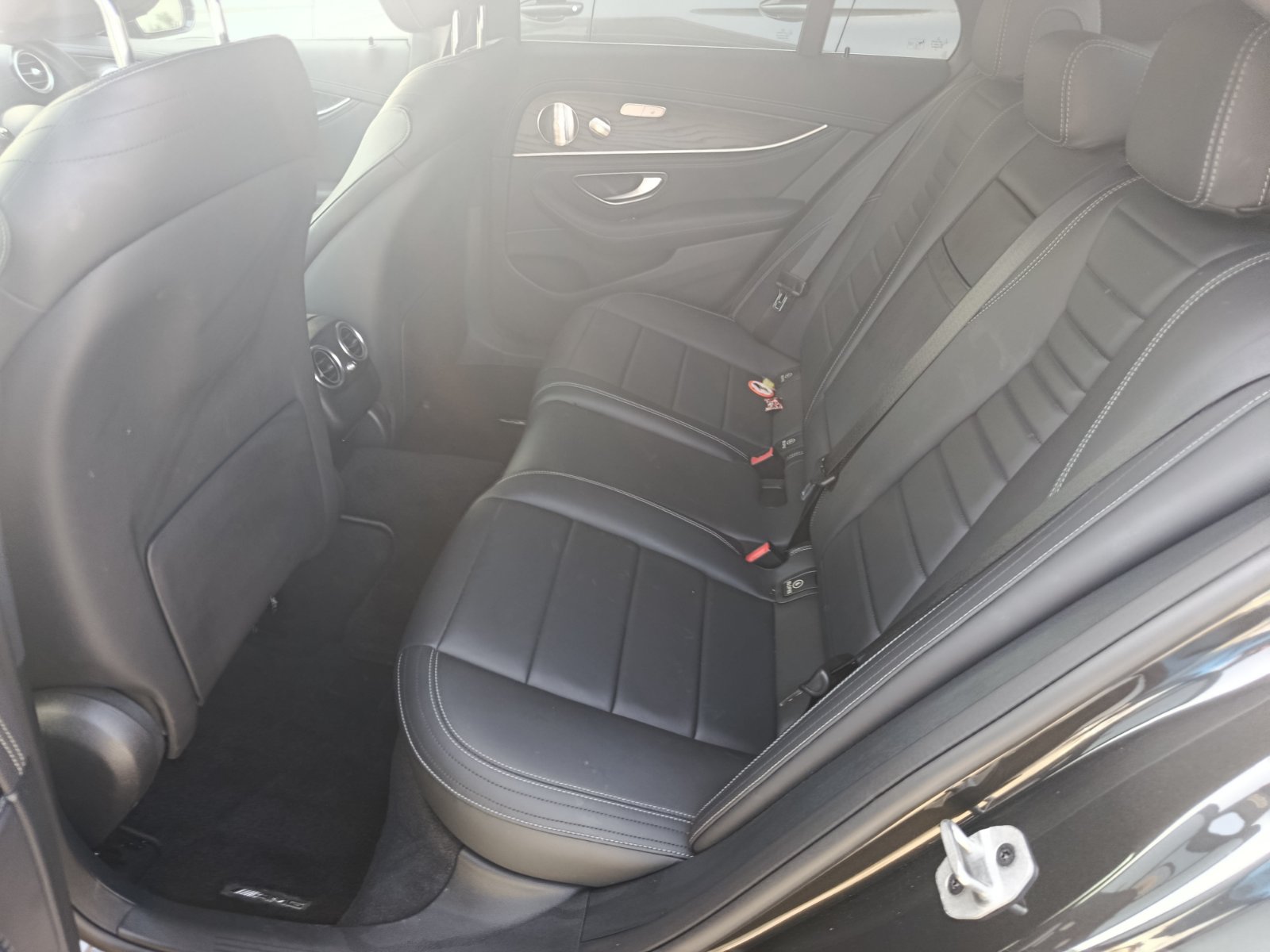 
								Mercedes E220d  AMG Line (Premium) full									