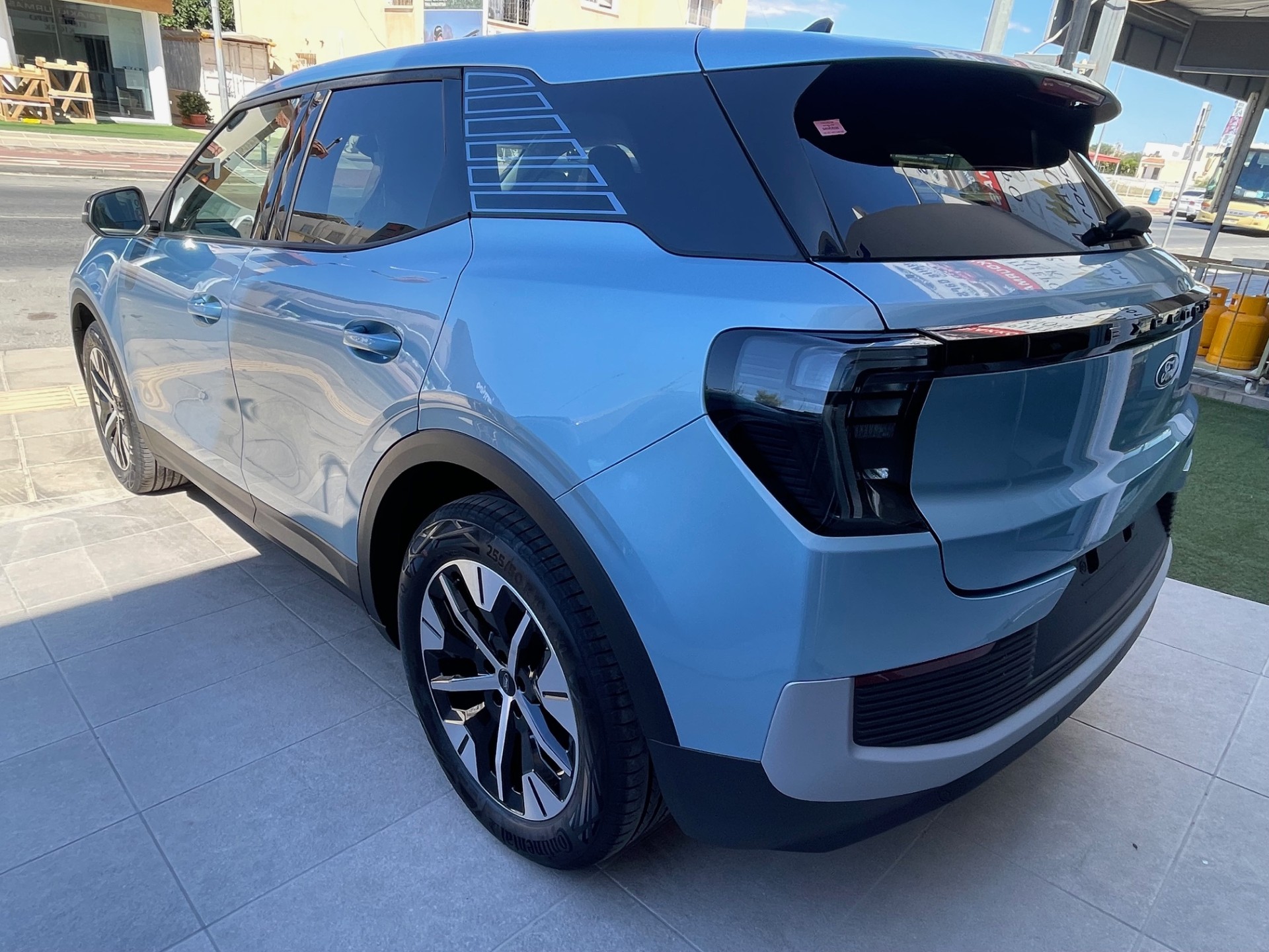 
								FORD EXPLORER EV full									