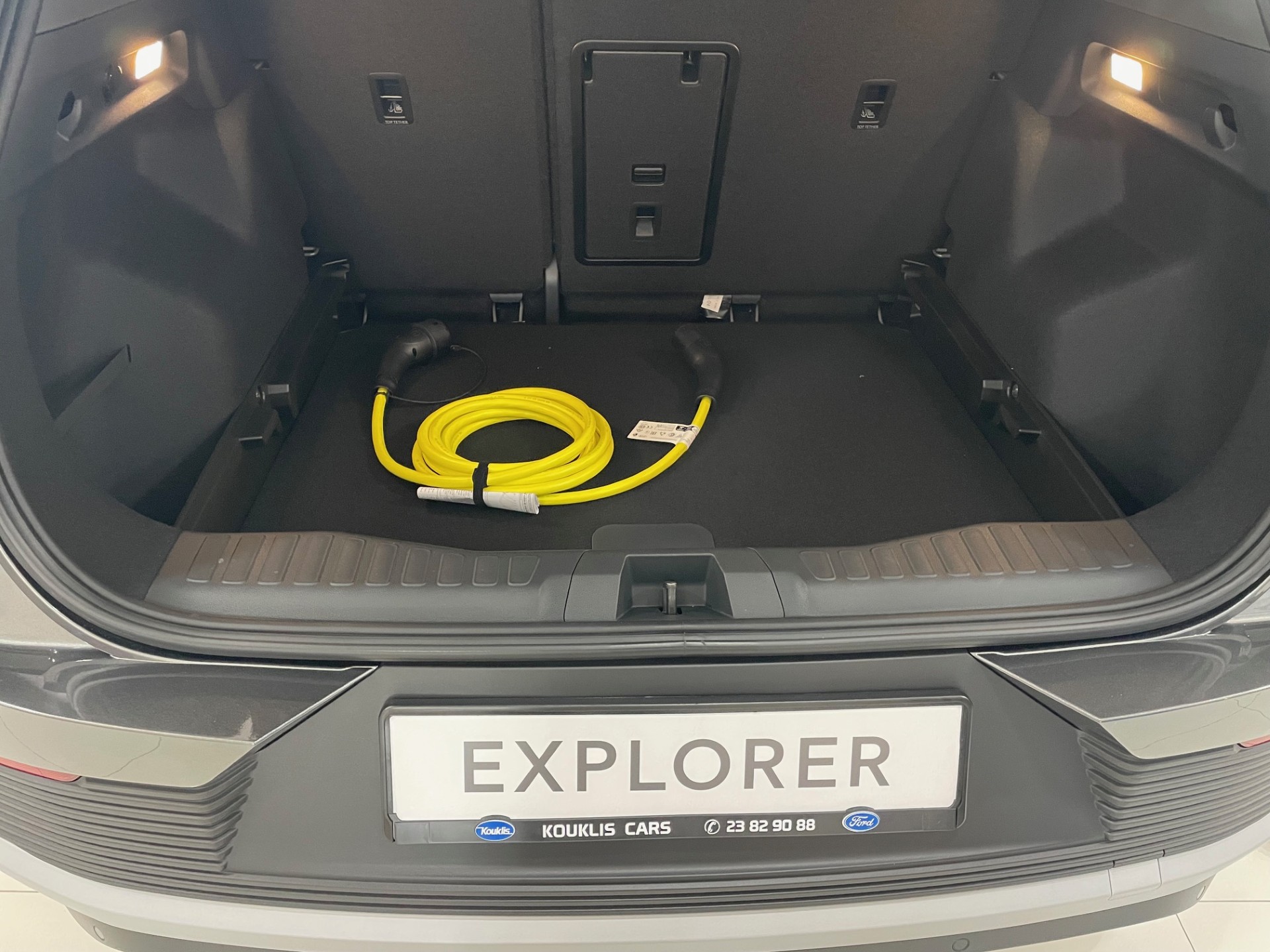 
								FORD EXPLORER EV full									