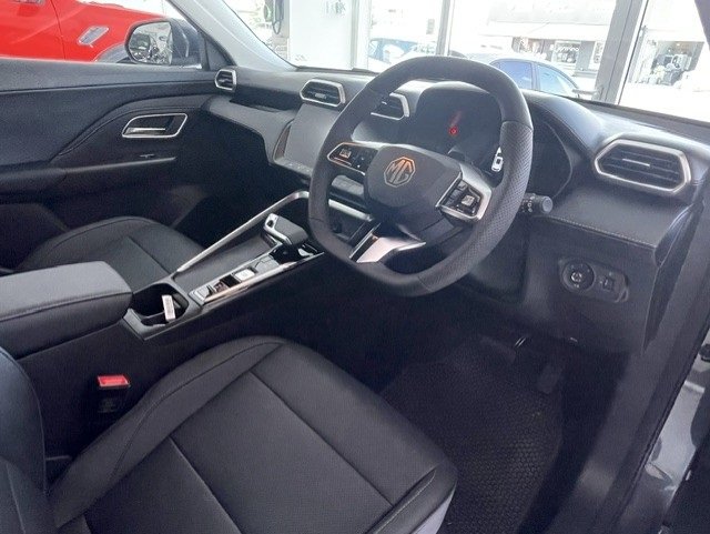 
								MG ZS HYBRID PLUS TROPHY 197 PS full									