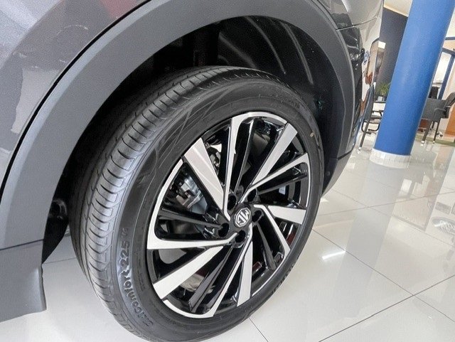 
								MG ZS HYBRID PLUS TROPHY 197 PS full									