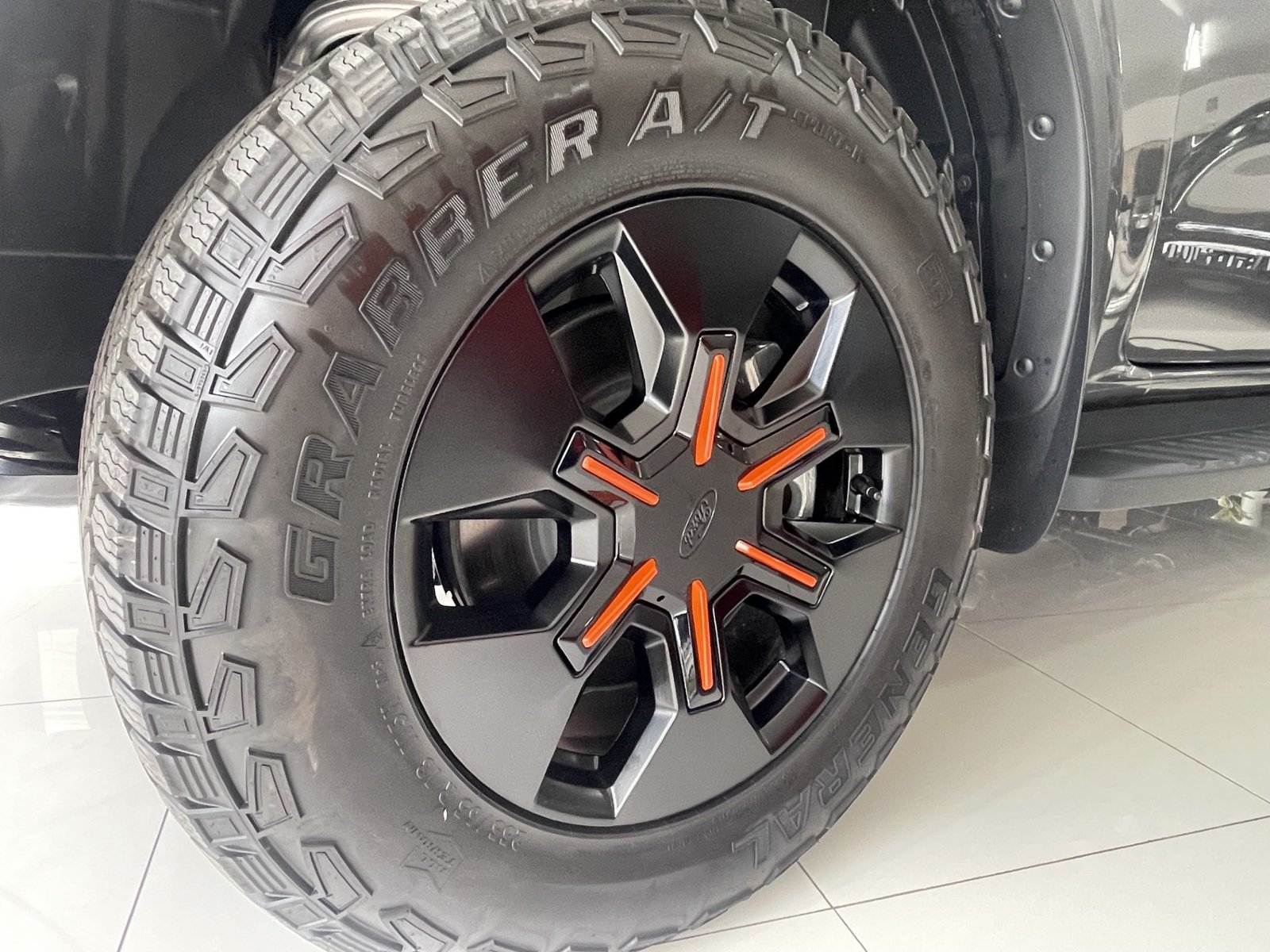 
								FORD RANGER 2.3 PHEV full									
